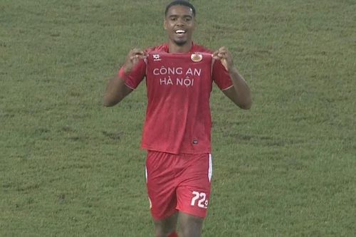 Alan lập hat-trick giúp CAHN đại thắng Hà Nội FC trong trận 'Derby Thủ đô'