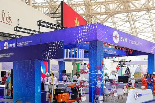 Tham quan thực tế ảo các công trình điện lớn tại Triển lãm thành tựu 80 năm