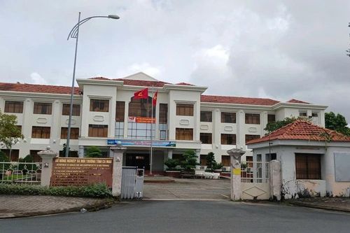 Nhiều lãnh đạo diện Tỉnh ủy Cà Mau, Đắk Lắk quản lý xin nghỉ hưu trước tuổi