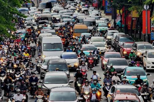 Cửa ngõ Tân Sơn Nhất ùn ứ trước kỳ nghỉ lễ Quốc khánh