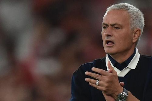 Solskjaer bị sa thải, Mourinho nguy cơ mất việc