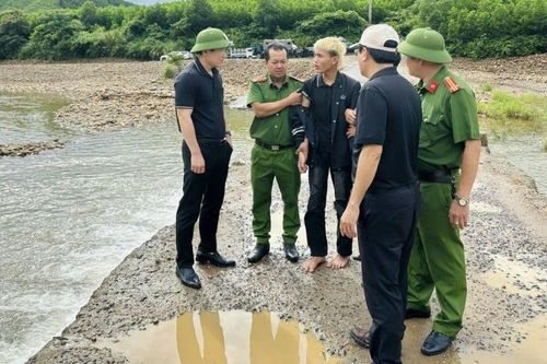 Bắt tạm giam kẻ nổ súng bắn chết người lạ rồi về nhà ngủ