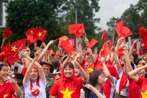 Kho bạc Nhà nước làm xuyên lễ, đảm bảo người dân nhận quà 100.000 đồng trước 2/9