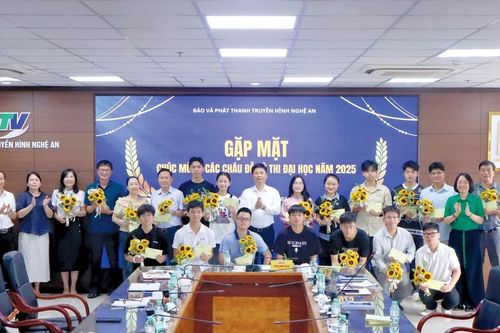 Báo và Phát thanh, Truyền hình Nghệ An tuyên dương con em cán bộ, phóng viên, nhân viên trúng tuyển đại học