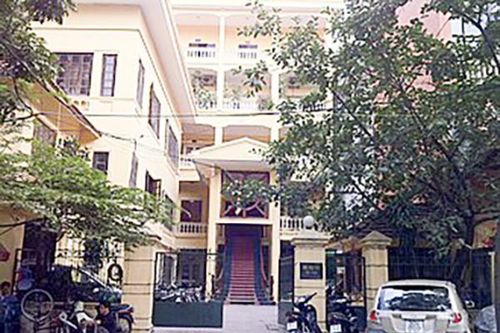 Lầu Văn vẳng tiếng trống chèo