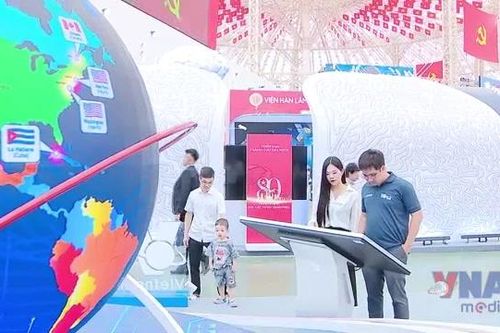 Triển lãm thành tựu đất nước: Trường học sống động về lòng yêu nước