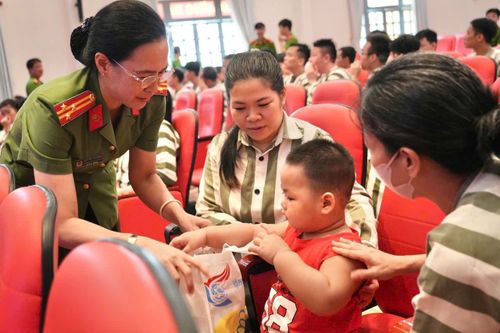 Công an TP Hồ Chí Minh tổ chức tư vấn tâm lý cho người tái hòa nhập cộng đồng