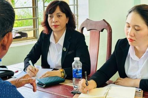 Hội Luật gia Đà Nẵng phát động phong trào Văn minh ngày hội lớn – Cùng mang rác về nhà