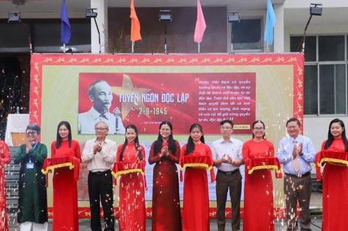 Đồng Nai khai mạc triển lãm Cách mạng tháng Tám và Quốc khánh 2/9