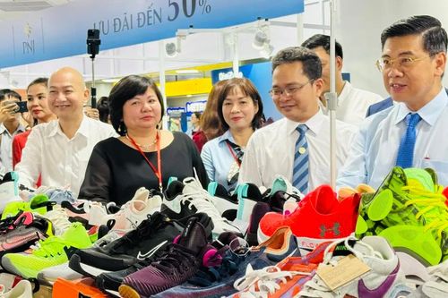 Hơn 500 thương hiệu ưu đãi đến 80% tại 'City Sale 2025'