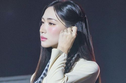 Hòa Minzy trả lời khi bị góp ý hát chưa phù hợp