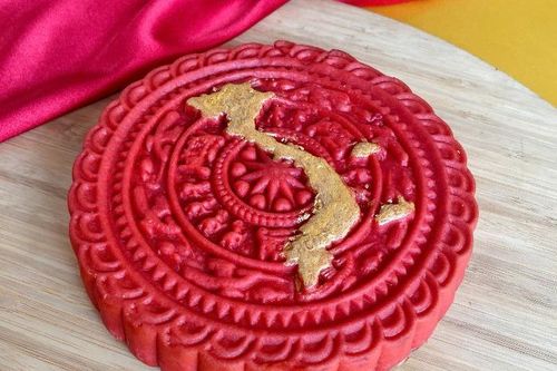 Bánh trung thu in hình bản đồ Việt Nam chào mừng 80 năm Quốc khánh