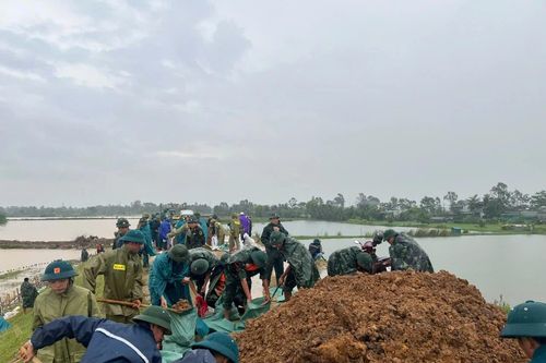 Phường Quảng Phú tập trung cao độ xử lý sự cố sạt lở chân đê