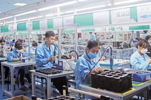 Lửa truyền thống ở làng kháng chiến