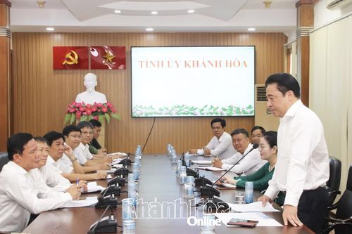 Thường trực Tỉnh ủy Khánh Hòa giao ban công tác tháng 8-2025
