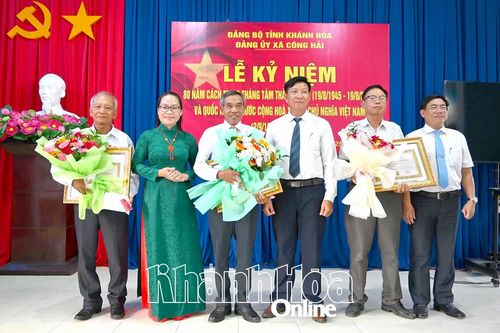 Đảng ủy xã Công Hải: Họp mặt kỷ niệm 80 năm Quốc khánh