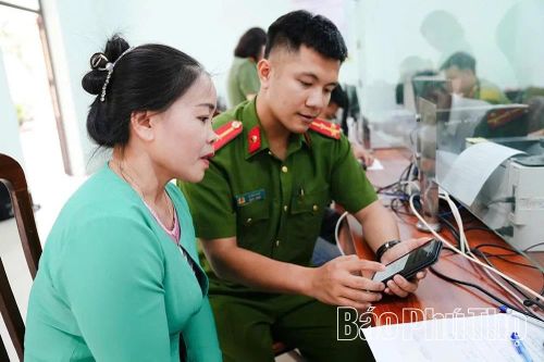 Dịch vụ công trực tuyến 'gần dân' hơn