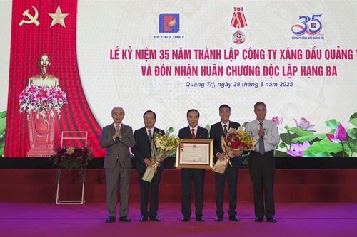 Kỷ niệm 35 năm thành lập Công ty Xăng dầu Quảng Trị và đón nhận Huân chương Độc lập hạng Ba