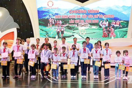 Vui bước em tới trường