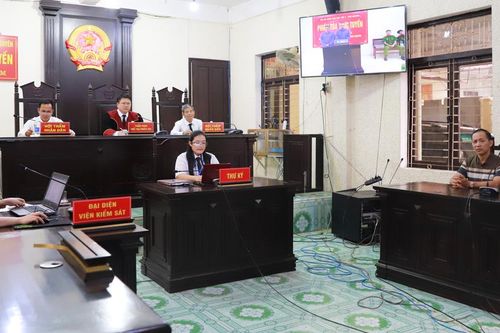 Hình phạt thích đáng cho 2 bị cáo tàng trữ, mua bán trái phép vũ khí quân dụng