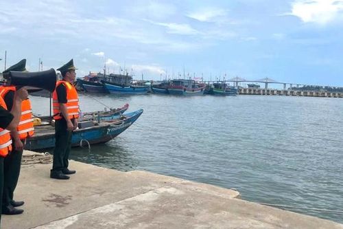 Kêu gọi tàu thuyền về nơi trú ẩn an toàn trước 20h ngày 29/8