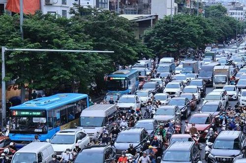 Hà Nội kẹt cứng trước kỳ nghỉ 2/9: Cửa ngõ ken đặc xe, trung tâm đông nghẹt