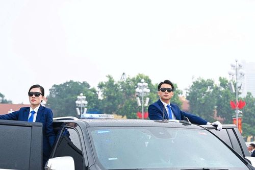 Đội hình xe bảo vệ nguyên thủ tại Lễ diễu binh, diễu hành A80