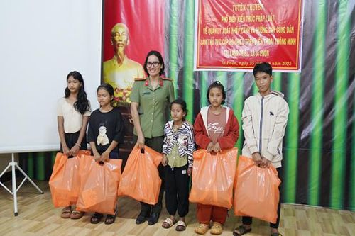 Ngăn ngừa tình trạng vượt biên qua đường tiểu ngạch