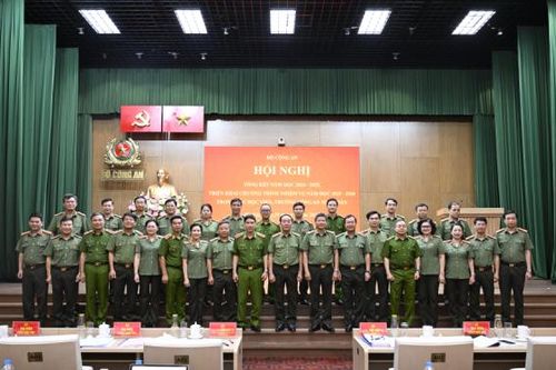Đổi mới chương trình và phương pháp giảng dạy phù hợp với mô hình tổ chức mới trong CAND