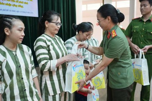 Công an TP Hồ Chí Minh tư vấn tâm lý, xóa bỏ mặc cảm cho người tái hòa nhập cộng đồng
