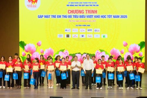 Thắp sáng ước mơ cho trẻ em Thủ đô