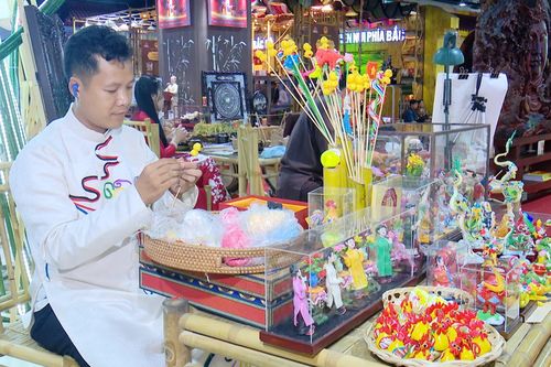 Gần 50.000 đơn hàng sản phẩm yêu nước được bán trên livestream