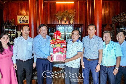 Gắn kết truyền thống, tri ân nguyên lãnh đạo tỉnh và người có công