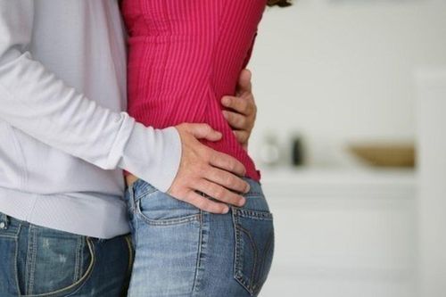Vợ sốc nặng phát hiện chồng lên mạng khoe tình tứ với nhân tình, quyết làm 1 việc khiến cặp đôi 'mèo mả gà đồng' sợ đến già