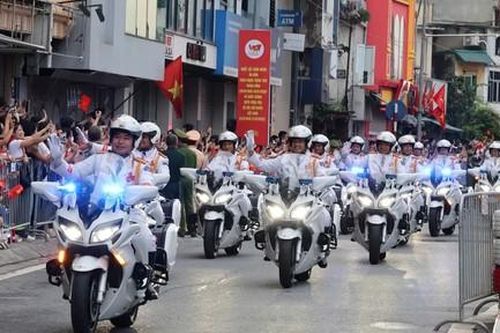 Các khối sĩ quan, phương tiện đặc chủng của lực lượng CAND tham gia diễu binh A80