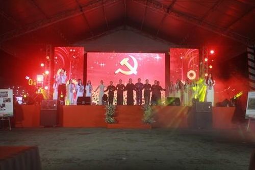 Chương trình biểu diễn nghệ thuật Tân Thuận - khát vọng vươn lên