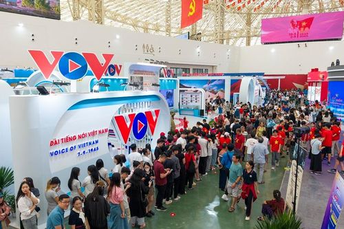 Hơn 230.000 khách check-in Triển lãm thành tựu đất nước quy mô lớn nhất lịch sử