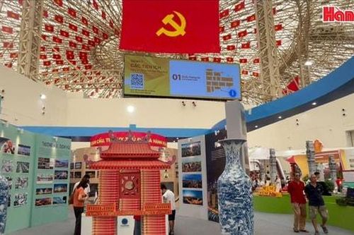Hà Nội: Khơi dậy niềm tự hào từ 80 năm xây dựng và đổi mới