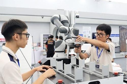 Trải nghiệm sản phẩm công nghệ hàng đầu tại Hà Nội