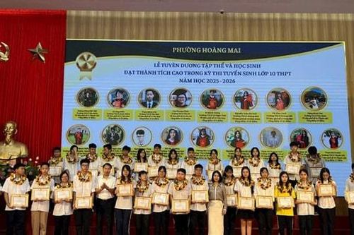 Tuyên dương nhiều tập thể và học sinh đạt thành tích cao trong kỳ thi tuyển sinh lớp 10