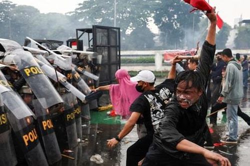 Biểu tình leo thang tại Indonesia, đồng nội tệ rớt giá mạnh
