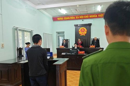 Đối tượng rủ 2 thanh thiếu niên cùng sử dụng ma túy lãnh án 10 năm tù