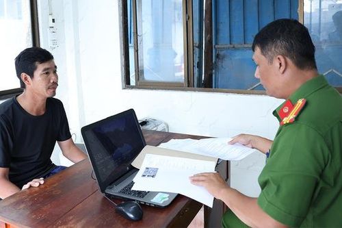 Điều xe ôm vào nơi vắng rồi đâm trọng thương để cướp xe