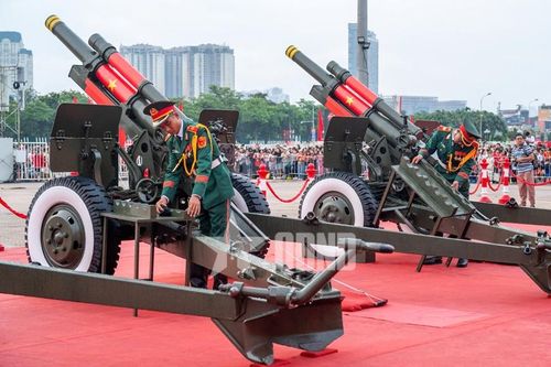 Dàn pháo lễ khai hỏa mở màn buổi Tổng duyệt cấp Nhà nước Lễ kỷ niệm, diễu binh, diễu hành Quốc khánh 2-9