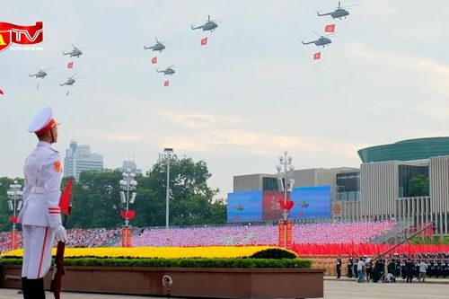 Toàn cảnh màn trình diễn của Biên đội không quân bay trong lễ tổng duyệt