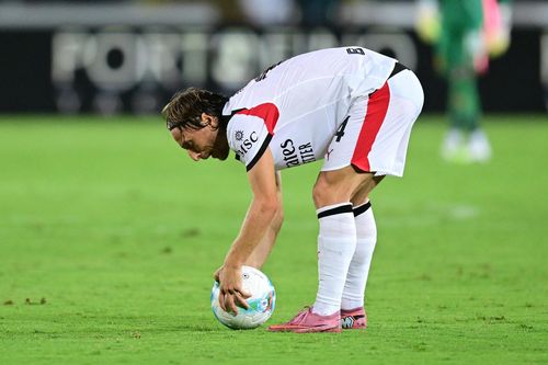 Modric đi vào lịch sử Serie A
