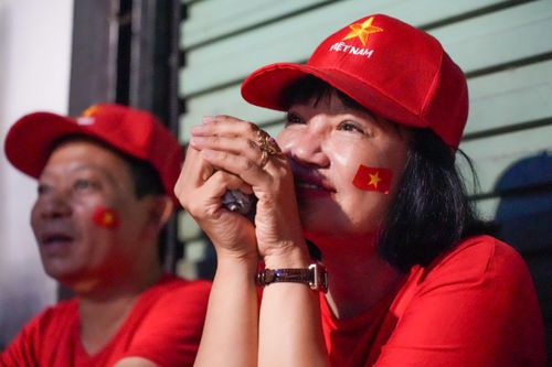 Đại gia đình 3 thế hệ trong quân đội xúc động chờ gặp con