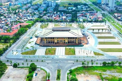 Quảng trường 200 tỷ đồng sắp khánh thành ở Huế