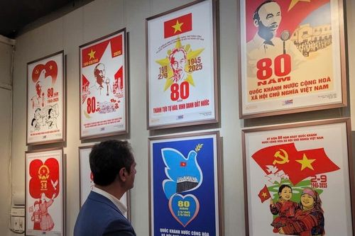 Kế thừa và làm mới tranh cổ động trong dòng chảy văn hóa
