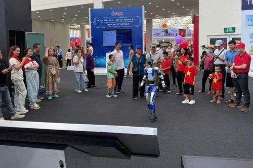 Dấu ấn đặc biệt tại không gian trải nghiệm của Trung Tâm Dữ liệu quốc gia